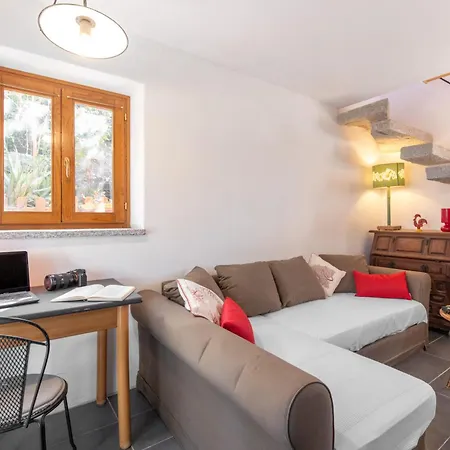 Nima Apartment